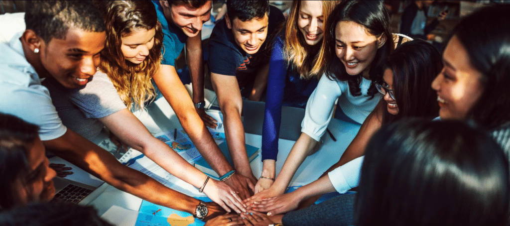 Voluntarios Poniendo Juntas Sus Manos